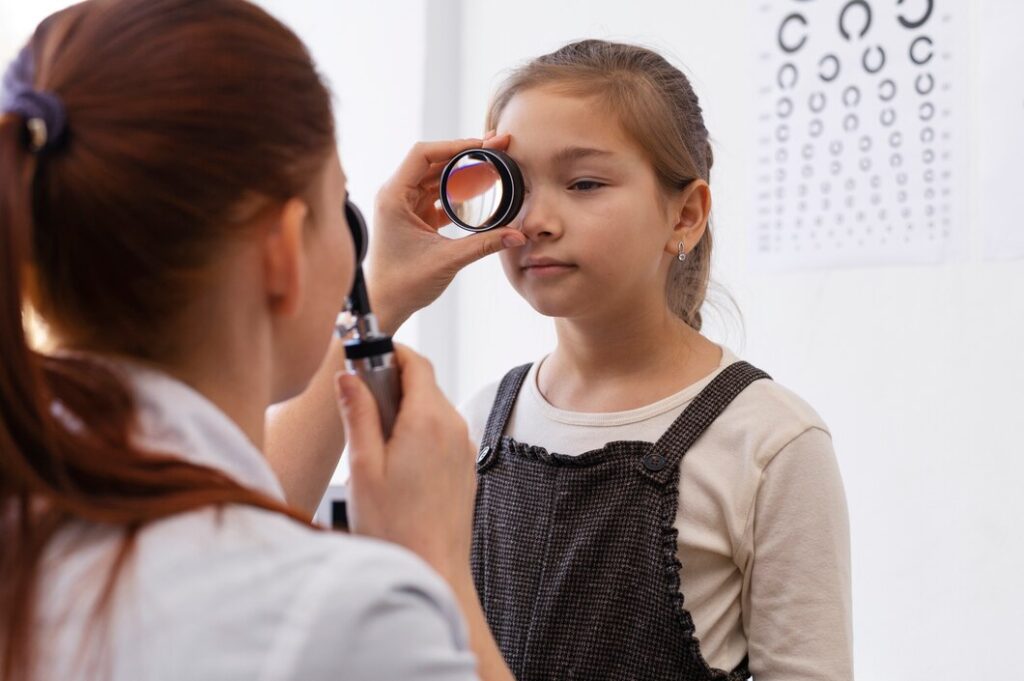 Consultas de rotina com oftalmopediatra